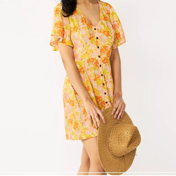Rewind Button Front Flutter Sleeve Skater Dress
orange yellow florals Fairy core - Picture 2 of 9